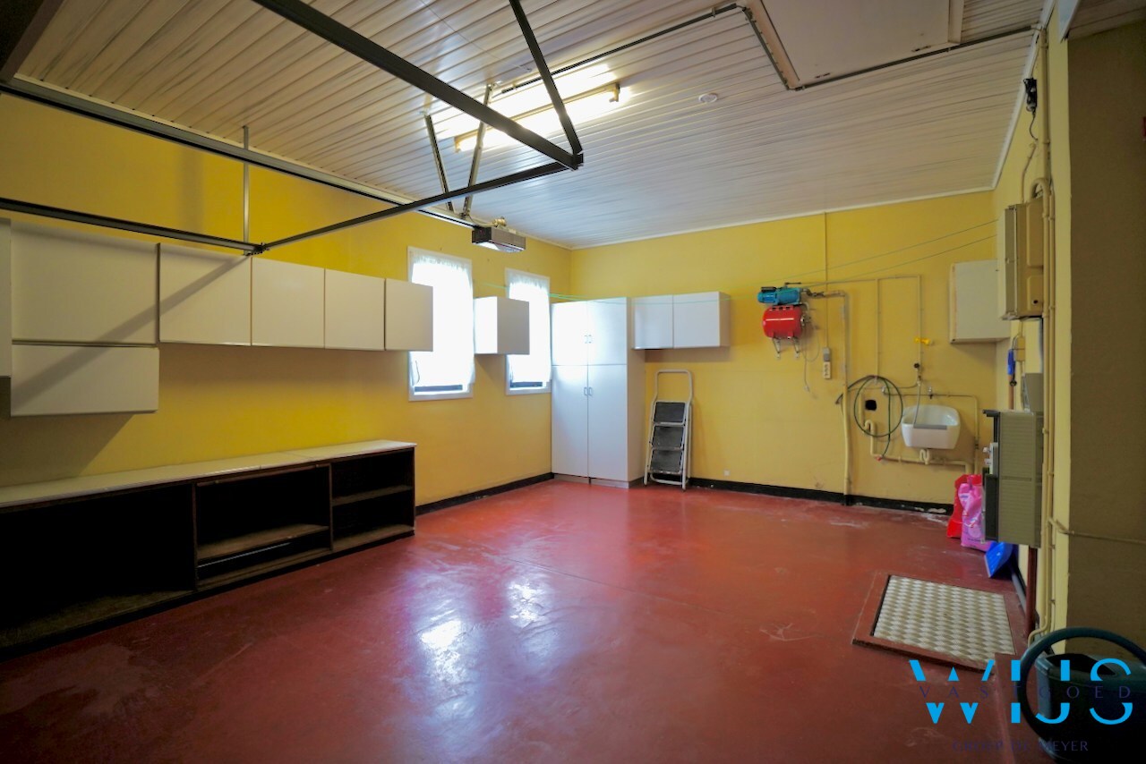 Open bebouwing in rustige woonwijk te Kluizen! 