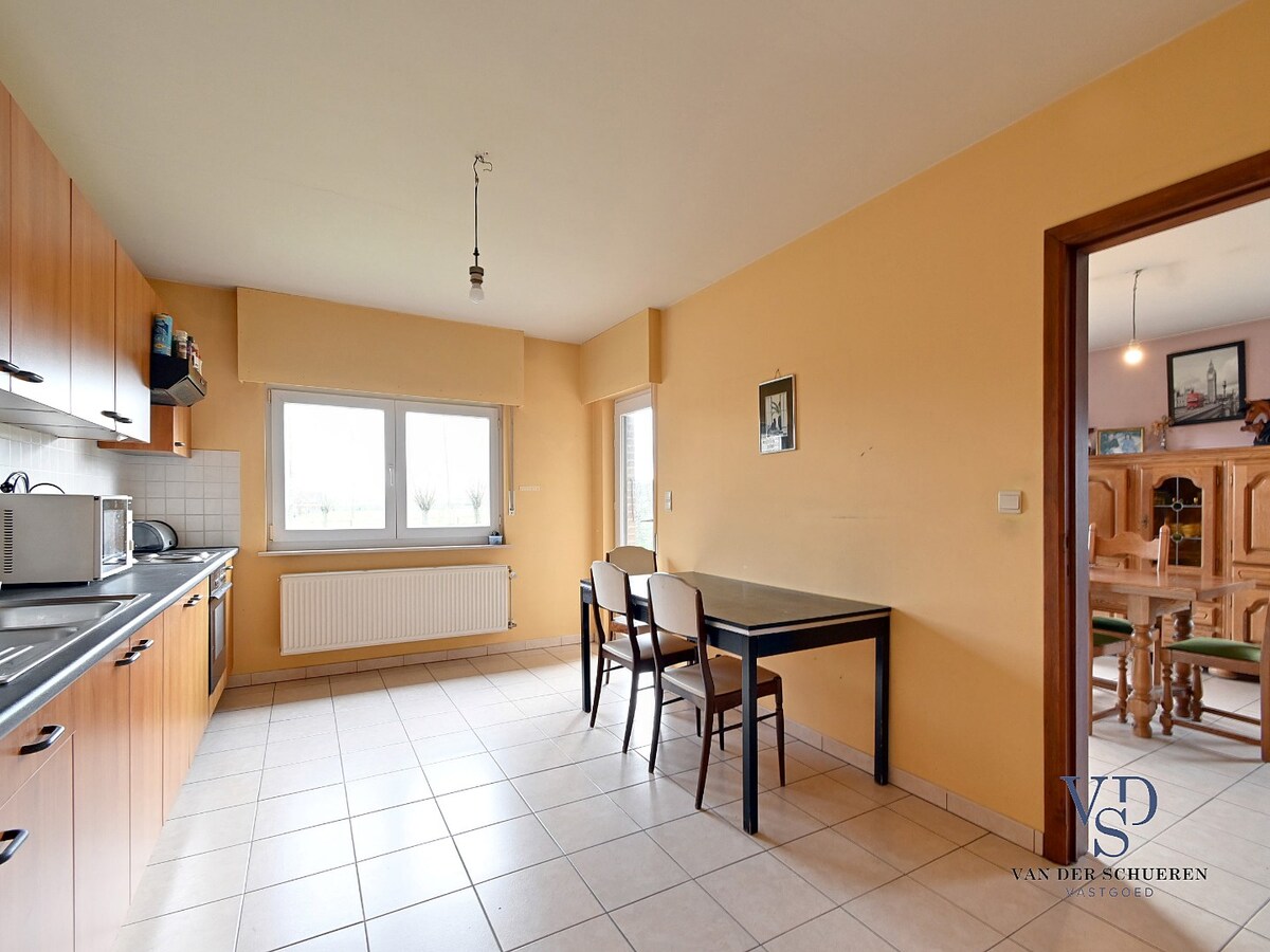 Degelijke, praktische Half Open Bebouwing. 