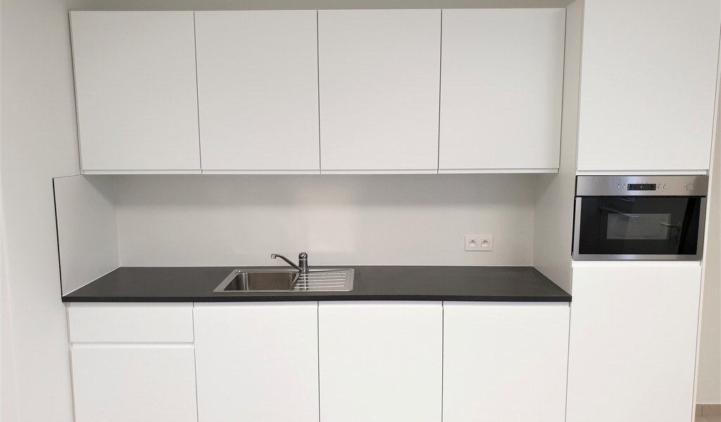 Instapklare kantoorruimte te huur vlakbij E40/R4 in Gent