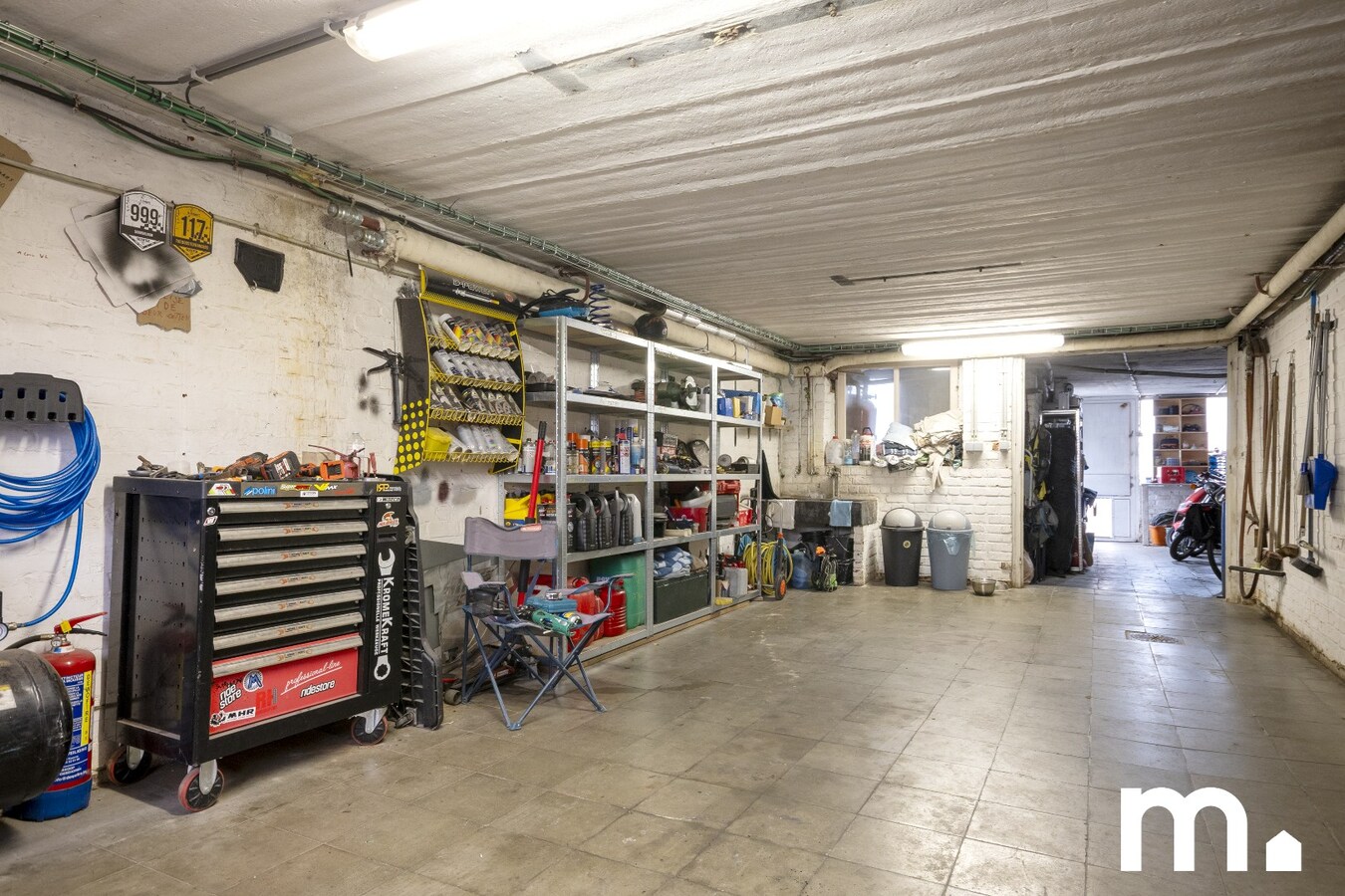 Ruime, centraal gelegen gezinswoning met garage te koop in Wevelgem ! 