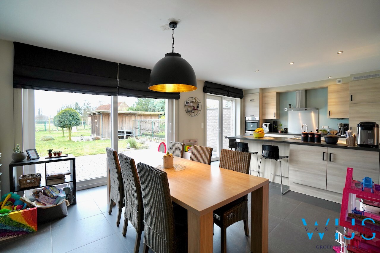 INSTAPKLAAR woonhuis met ZUIDgerichte tuin te Boekhoute ! 