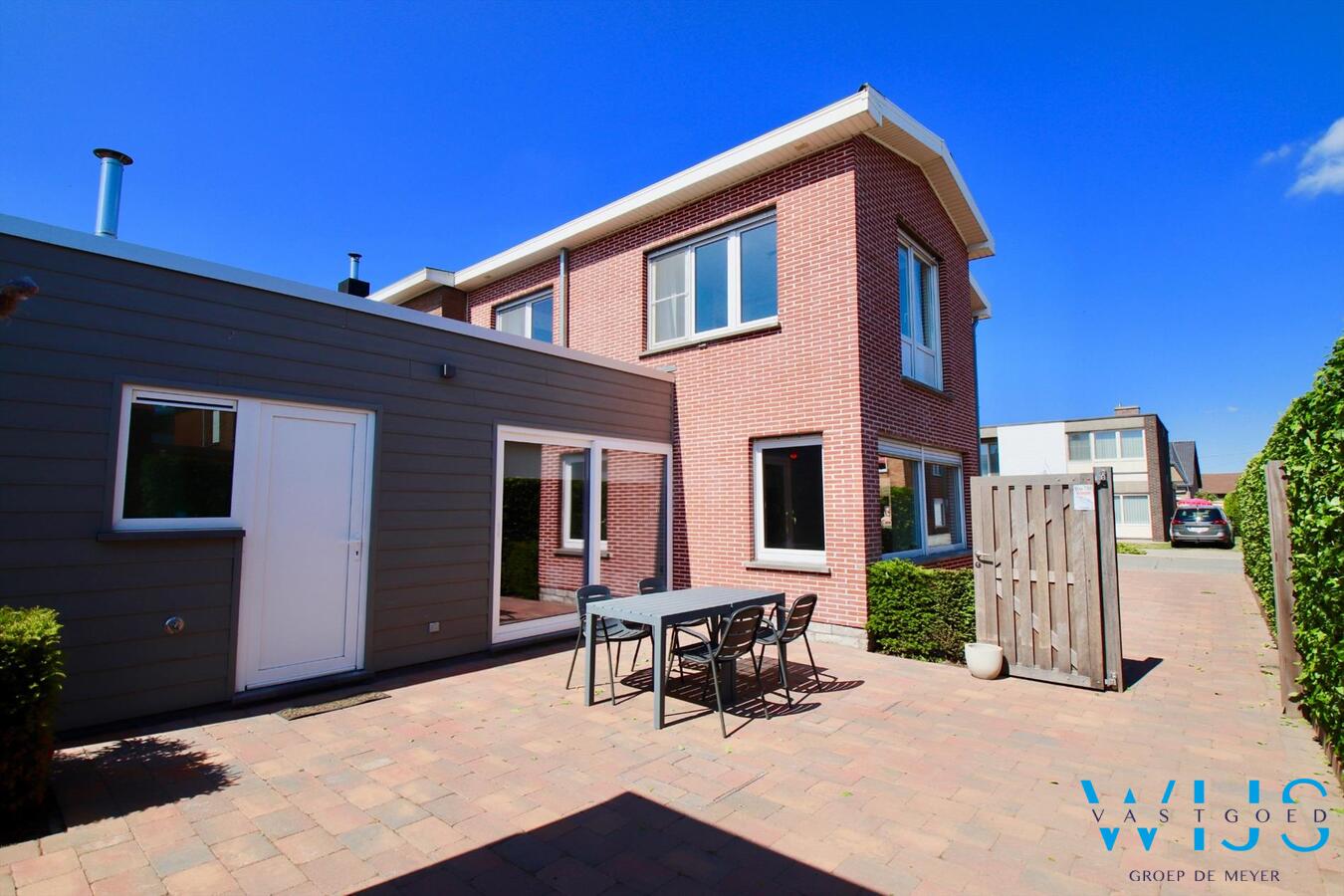 Gerenoveerd (2017) en gezellig woonhuis in hartje Ertvelde. 