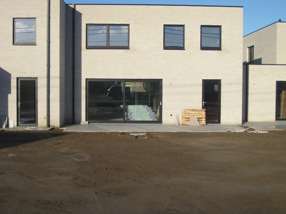 Splinternieuwe, eigentijdse BEN-woning !  TOPPER !! 