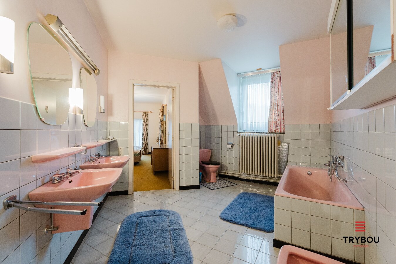 Ruime woning op groot perceel van 573 m² te Merkem. 