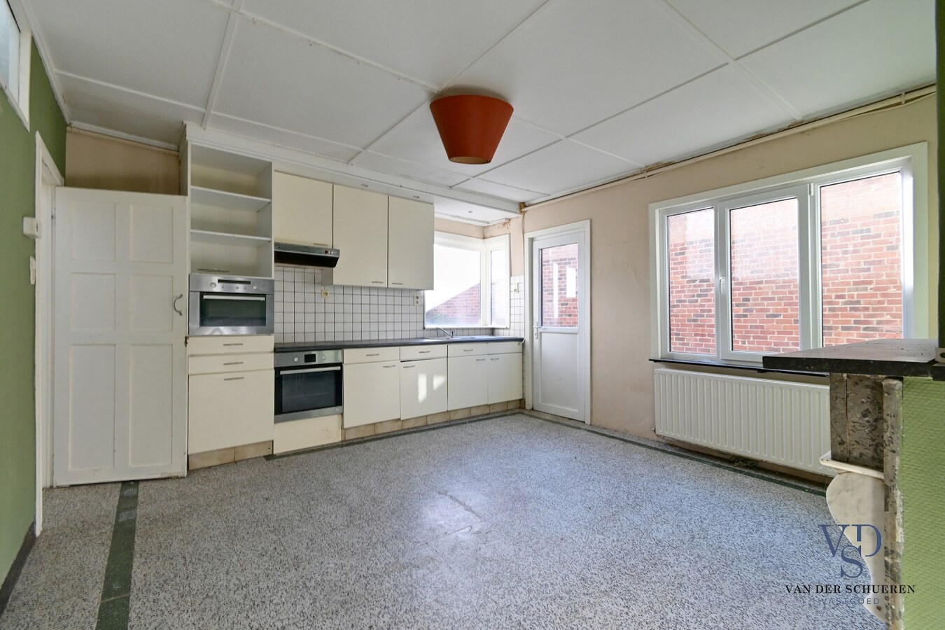 Ruime woning met tuin in centrum Eine ! 