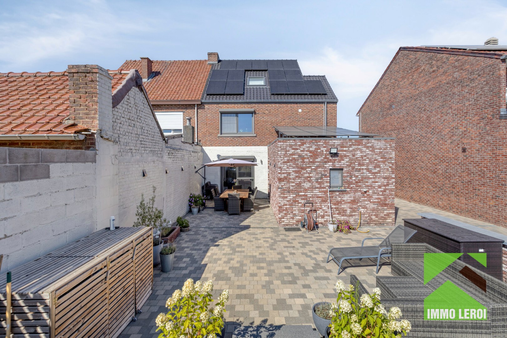 Terras met achtergevel