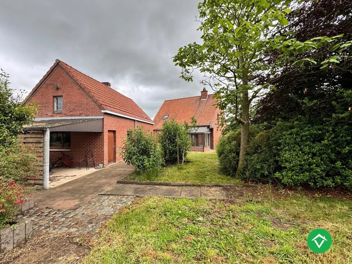 Alleenstaande woning met 3 slaapkamers en garage te Kortemark 