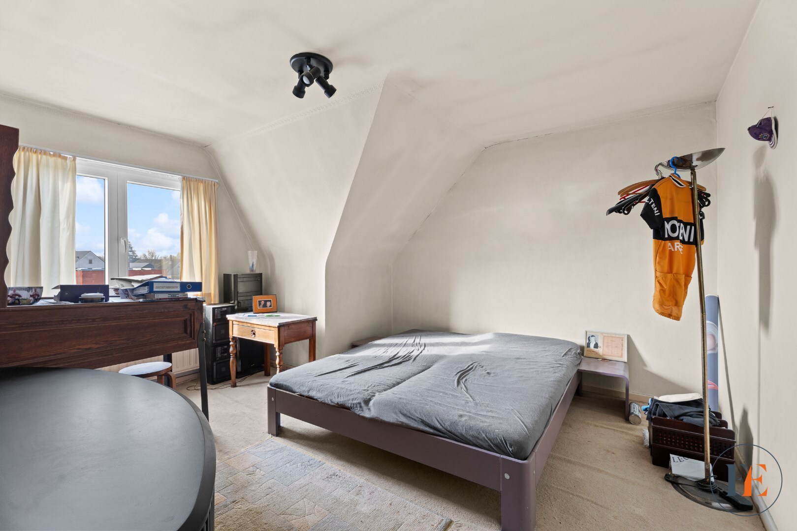 Appartement (135m²) met privatieve tuin(175m²) en garage 