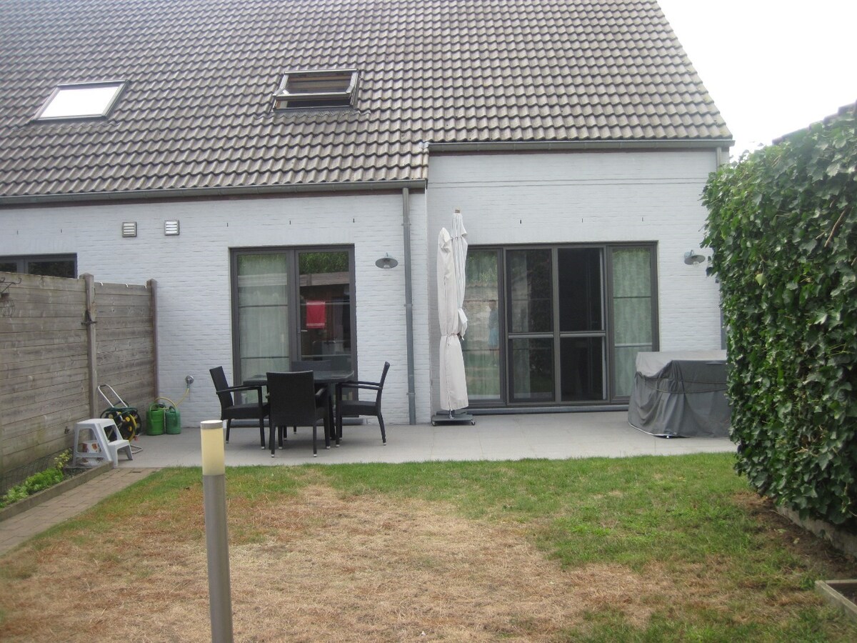 Tijdloos wonen in hartje Semmerzake. 