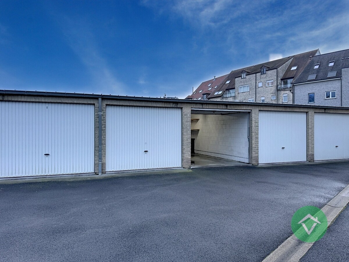 Appartement met 2 slaapkamers en garage te Torhout 