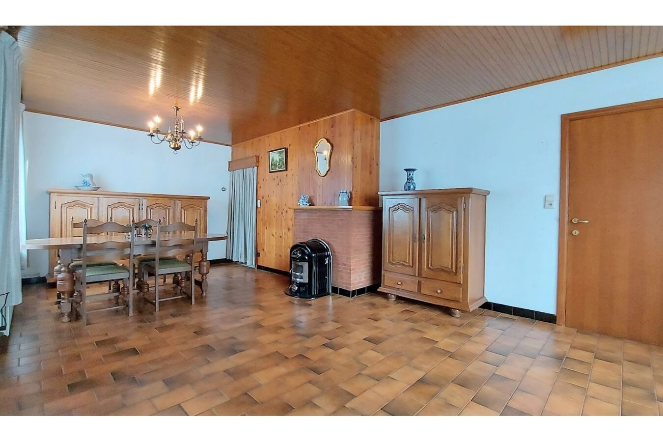 Ruime gezinswoning op een geliefde locatie 