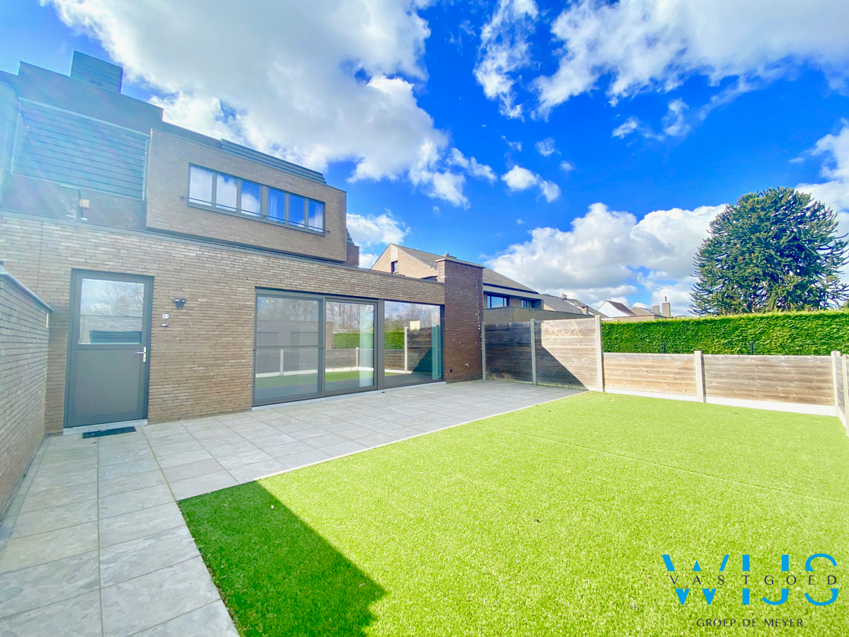 Verkocht benedenwoning - Oosteeklo