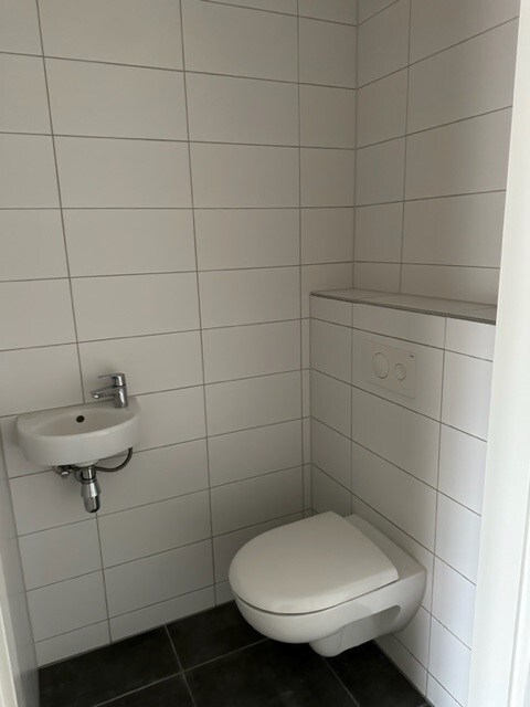 Nieuwbouwwoning te huur. 