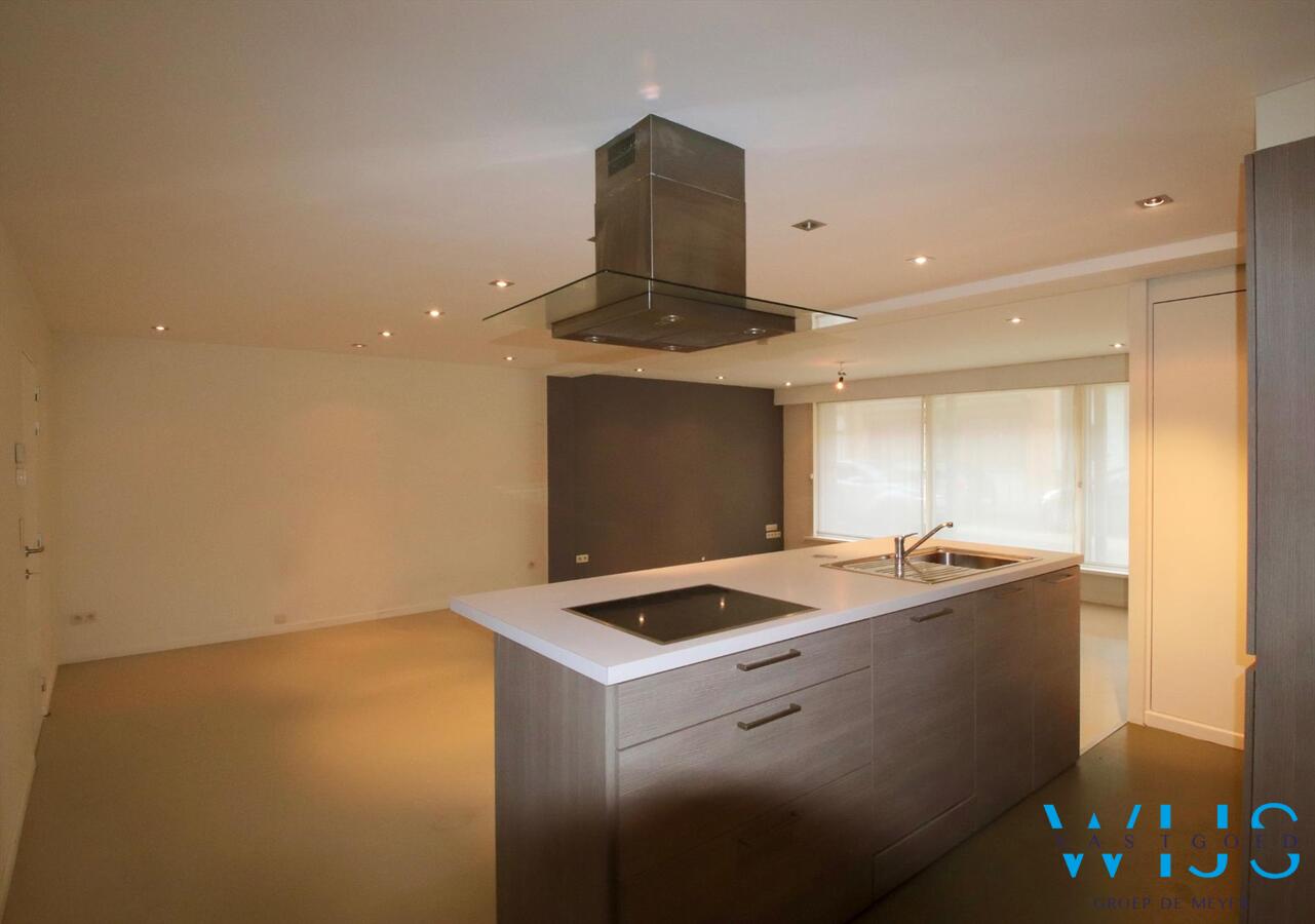 Woning met 2 entiteiten (MOGELIJKHEDEN) en garage in centrum ASSENEDE! 