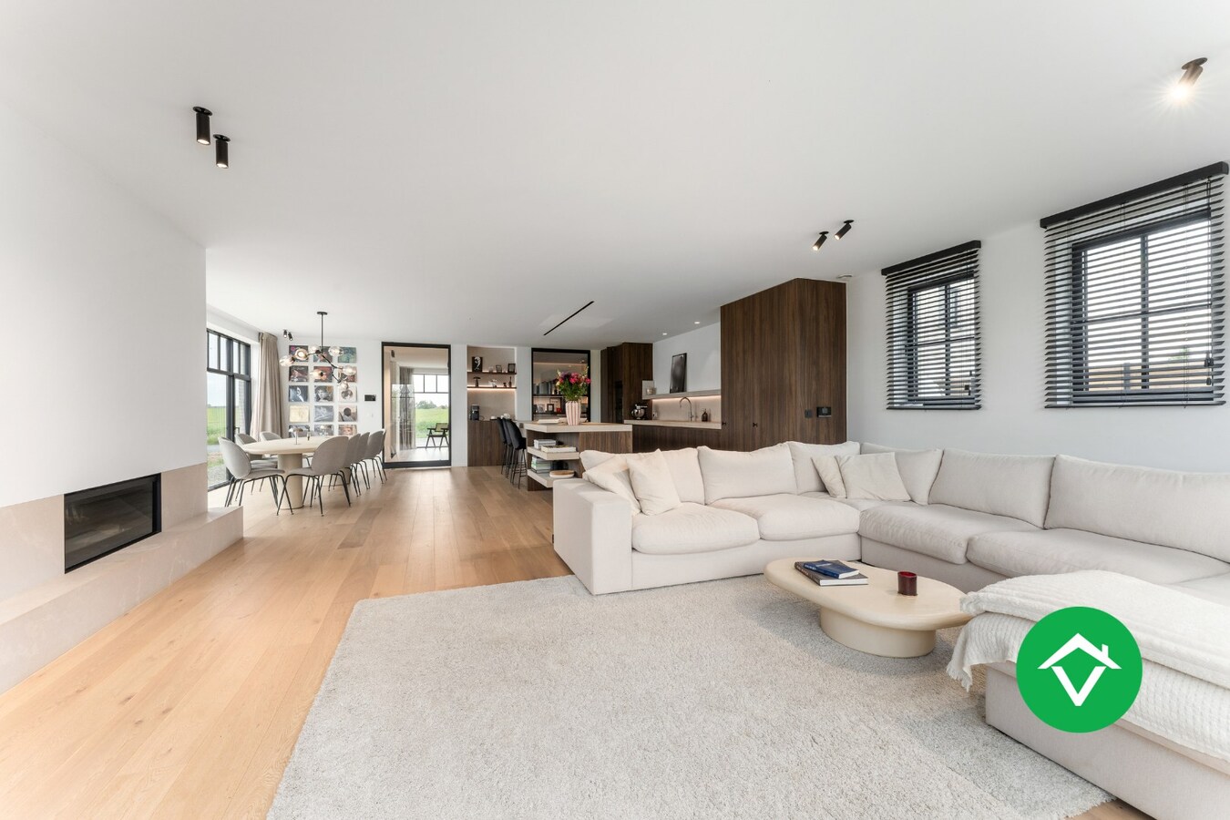 Alleenstaande woning met 5 slaapkamers te Zarren 