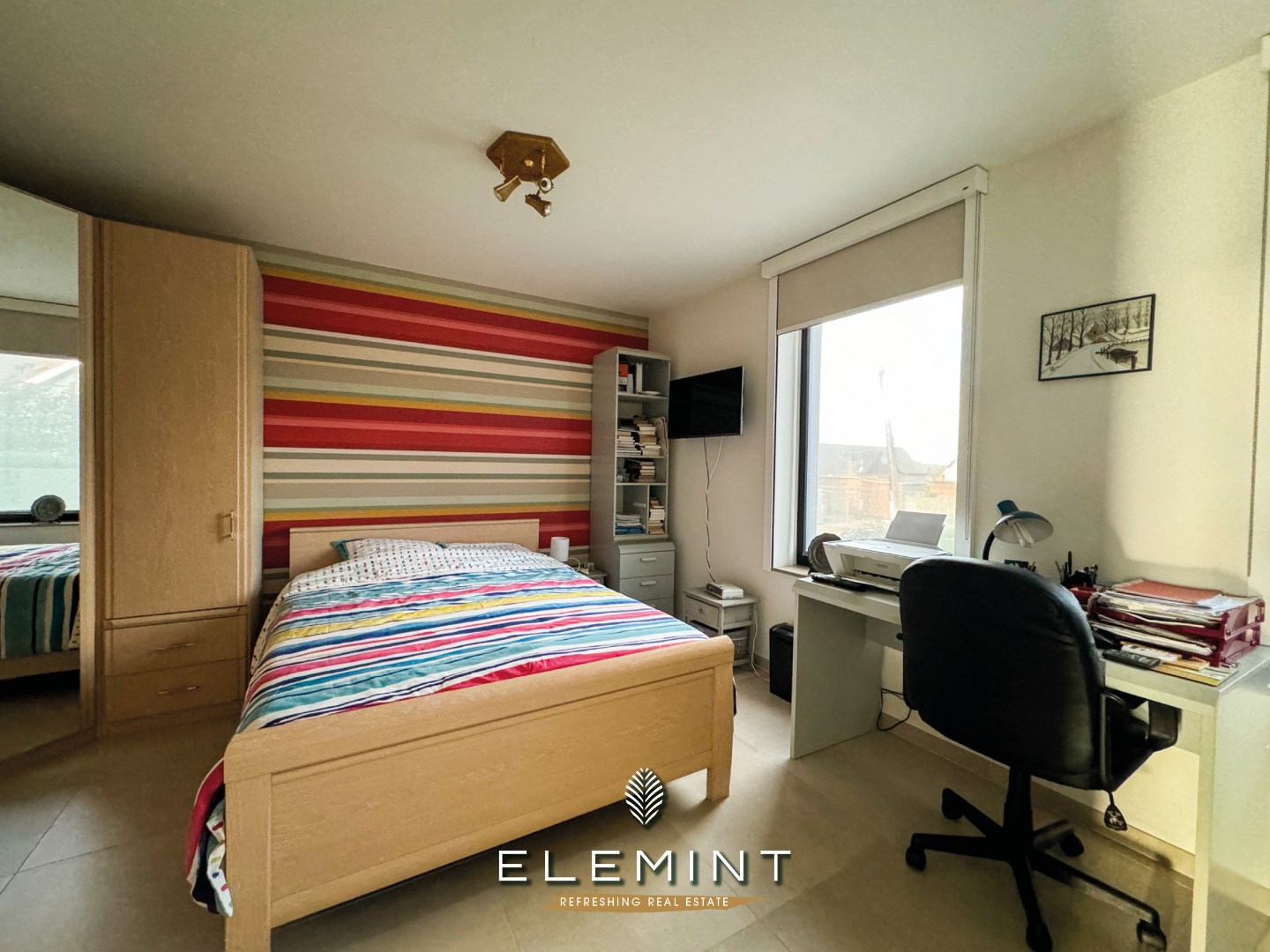 Ruim modern appartement met terras, 2 slaapkamers en 2 staanplaatsen 