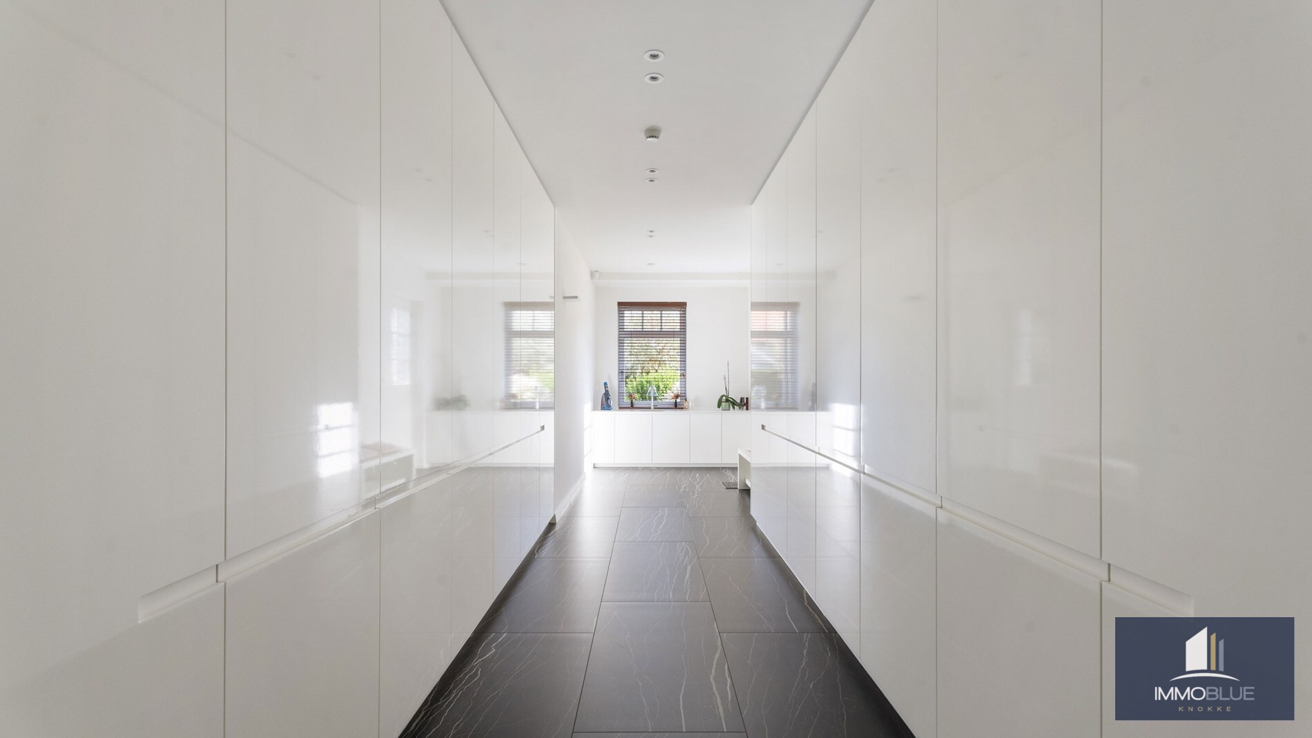 Exclusieve villa gelegen in een rustige, residentiële wijk . 