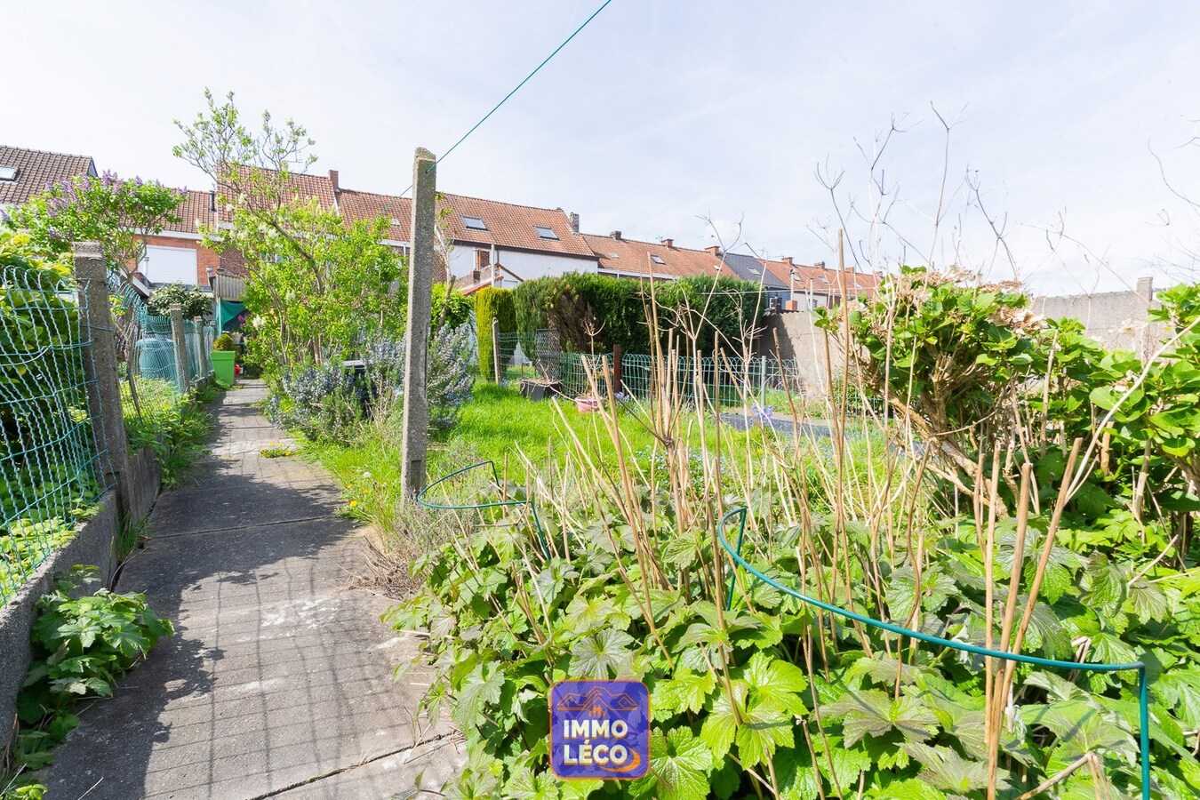 Maison avec jardin et garage attenant de 32m², IDEAL 1er achat/investisseurs ! 