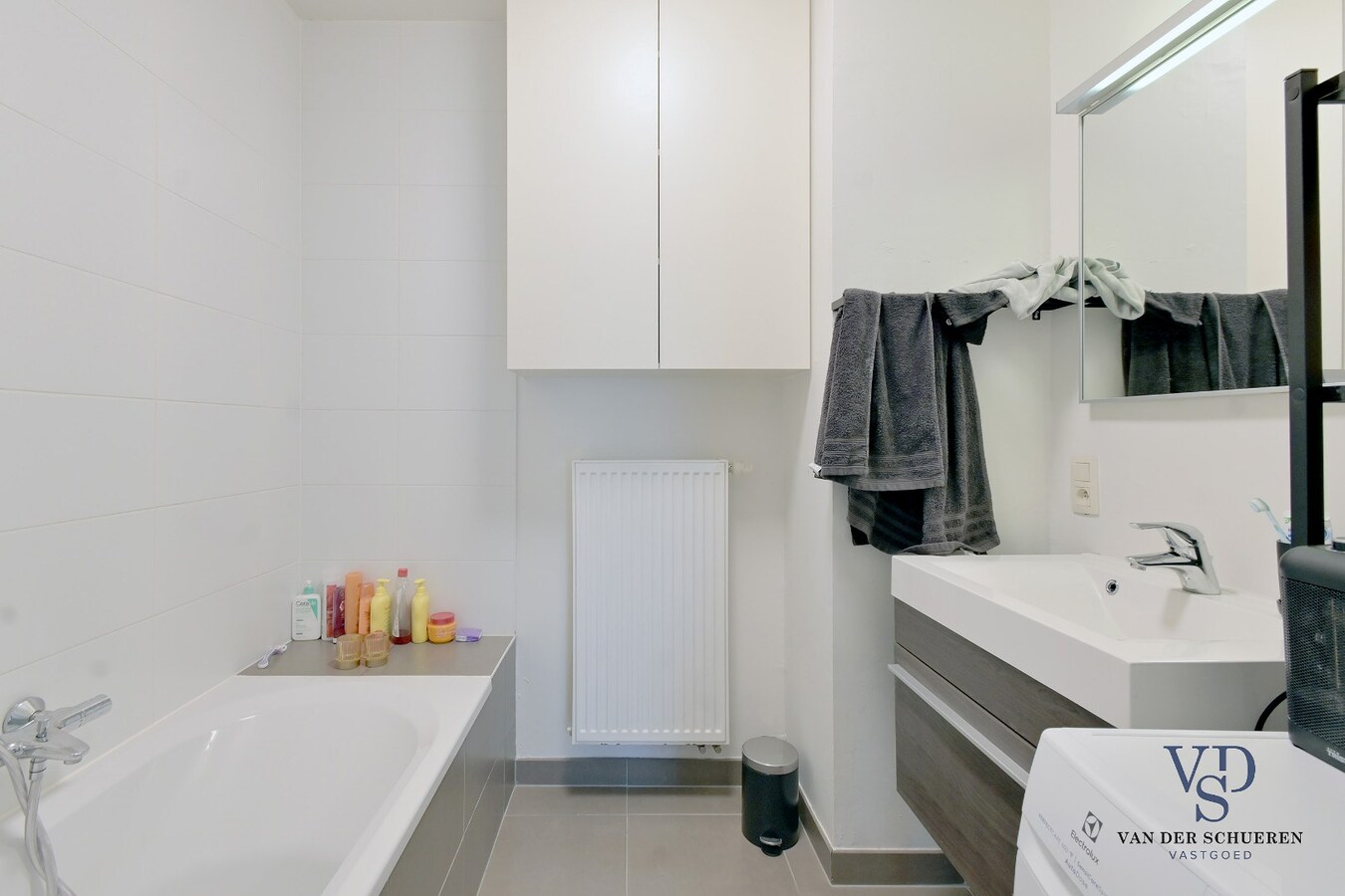 Modern appartement in hartje Dikkelvenne 