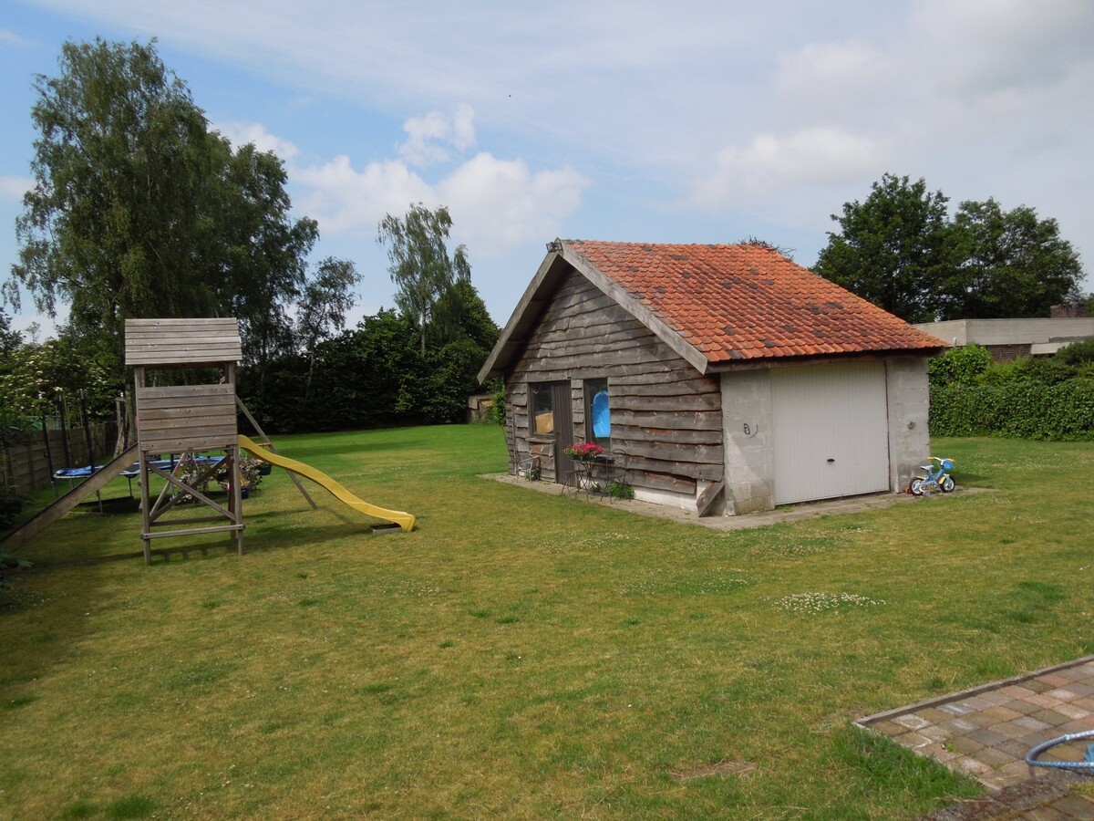 Alleenstaande woning met grote tuin 