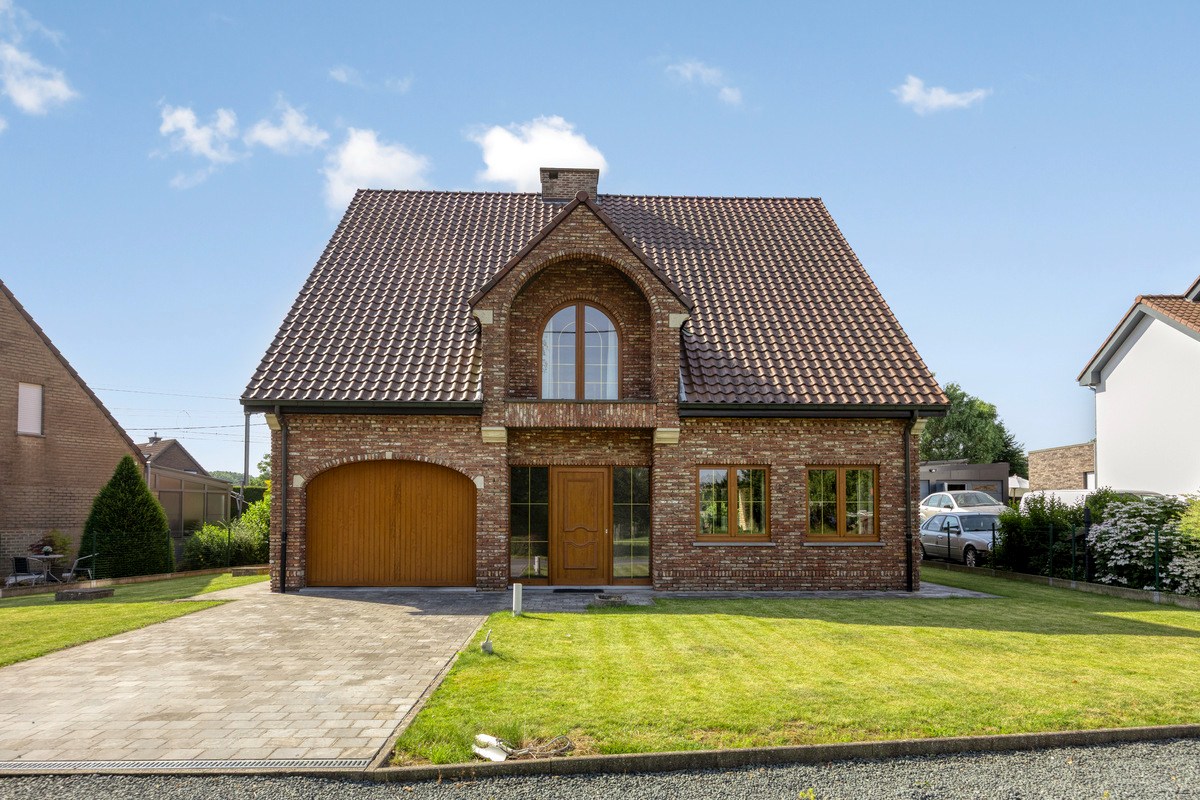 Vrijstaande woning met 3 slaapkamers en tuin. 