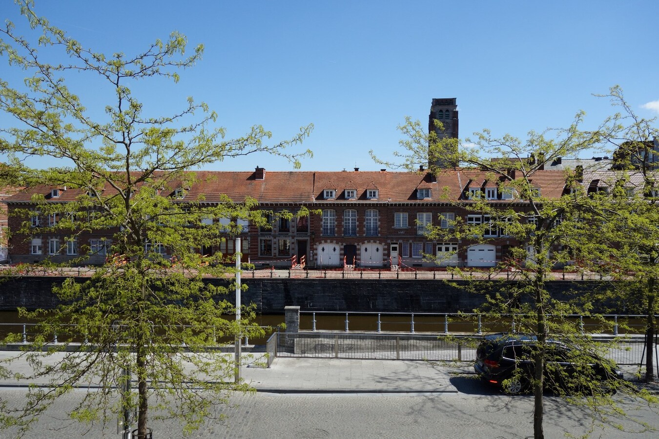 Magnifique appartement avec grande terrasse en bord de Quai ! 