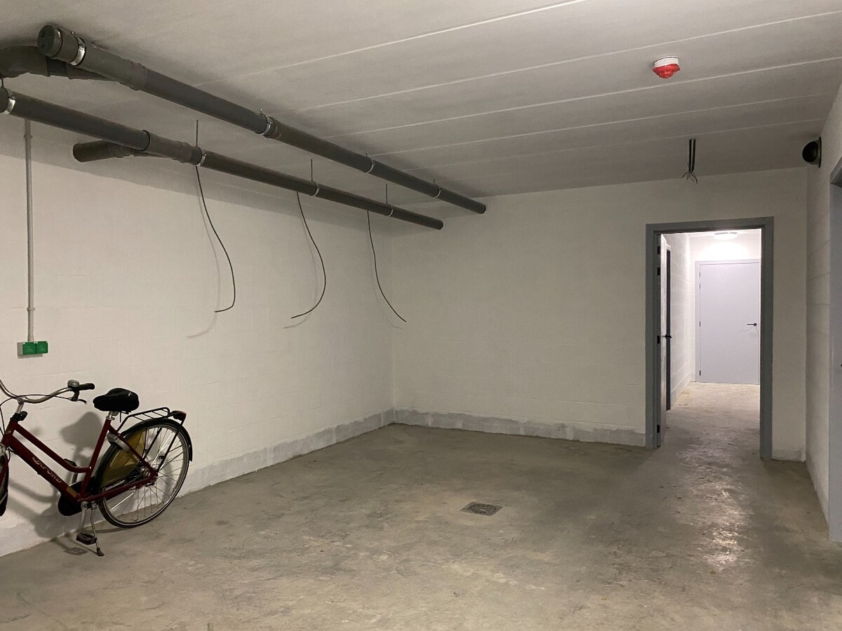 Luxueus én energieneutraal nieuwbouw villa-appartement  van 168 m² met 3 slaapkamers + 2 ondergrondse staanplaatsen + ruime kelder in kleine residentie te Schilde 
