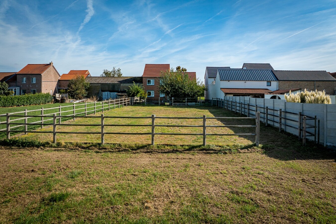 Renovated property with drained track and pasture on approximately 16 ares in Mielen-boven-Aalst. 