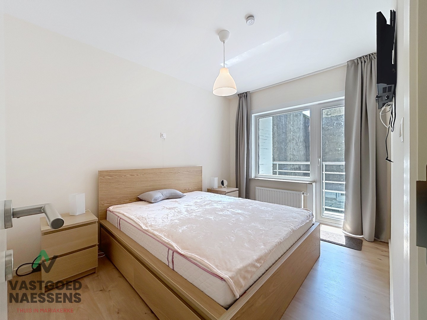 Appartement 2 chambres luxueusement rénové - Vue latérale sur  mer 