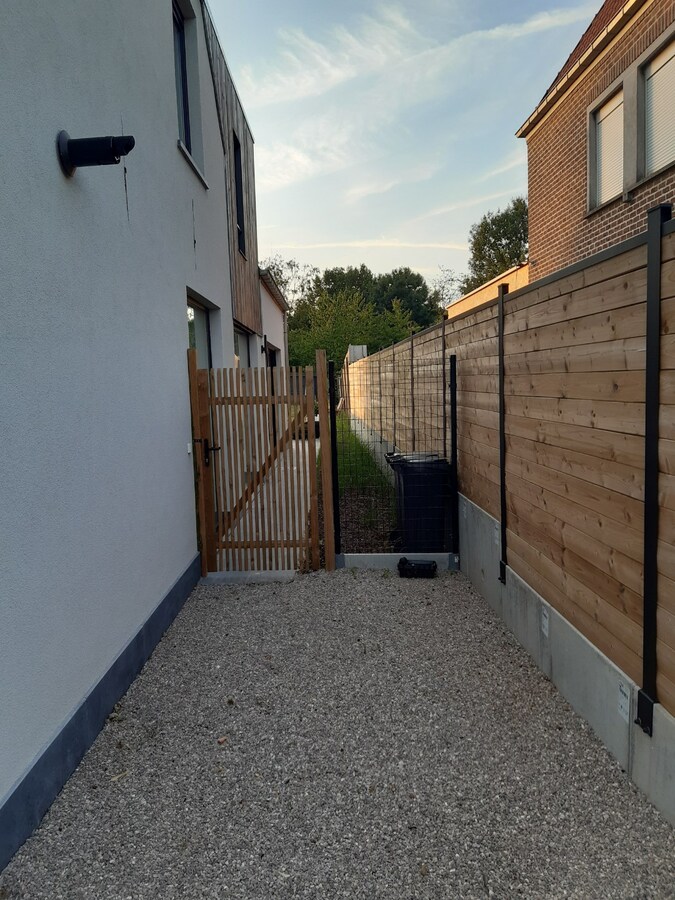 Lichtrijke, eigentijdse  Half Open Bebouwing. 