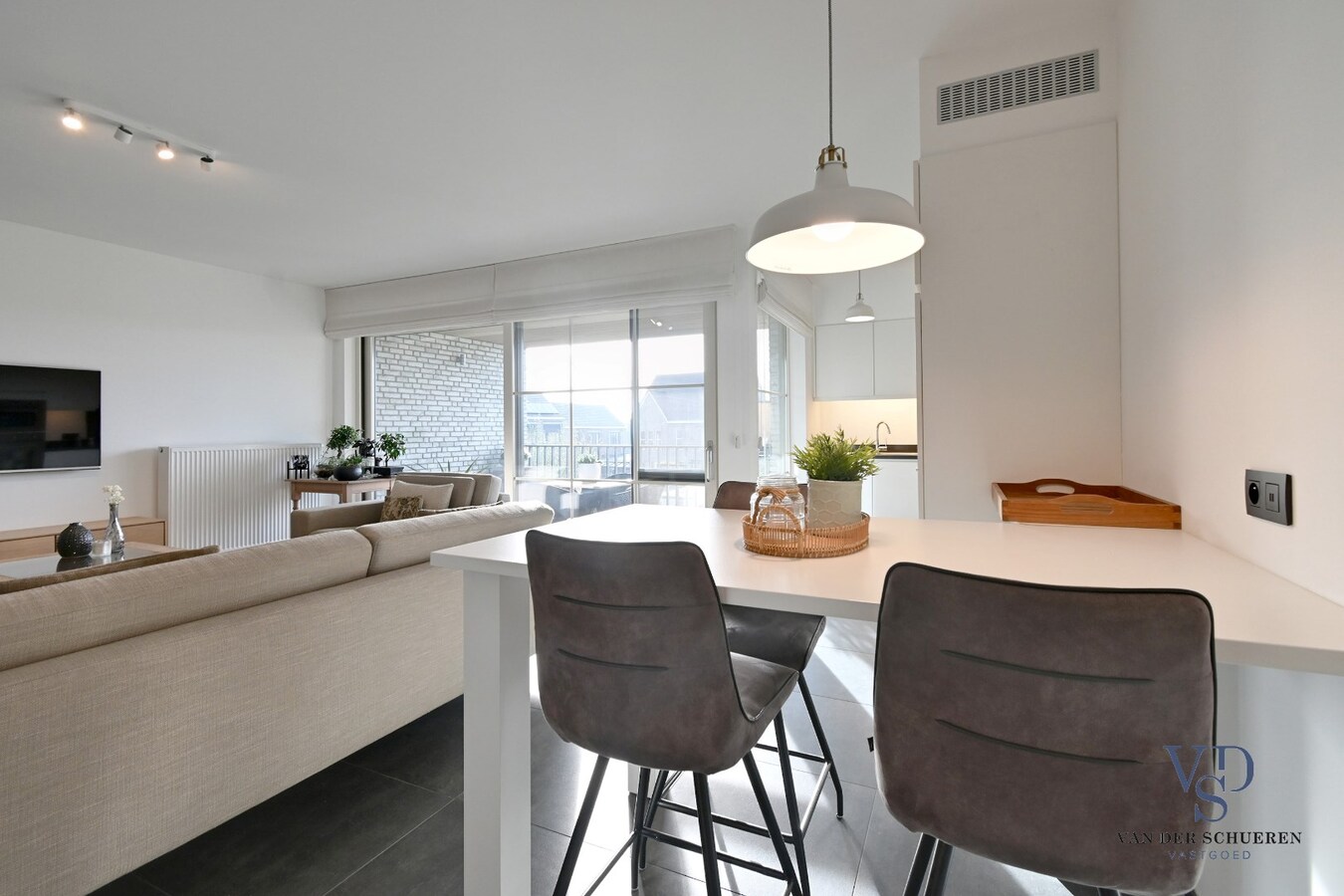 Luxueus, tijdloos wonen in Dikkelvenne. 