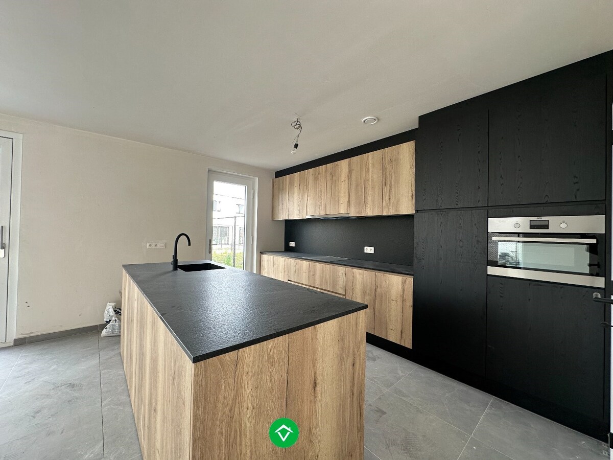 Halfopen nieuwbouwwoning met 3 slaapkamers te Koekelare 