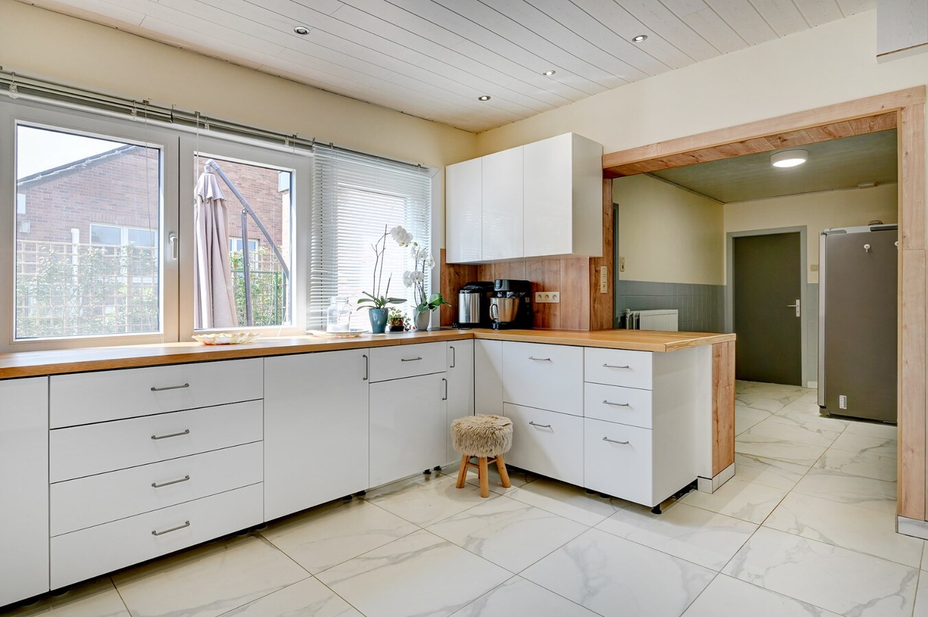 Zeer rustig gelegen gelijkvloerse woning met drie slaapkamers 