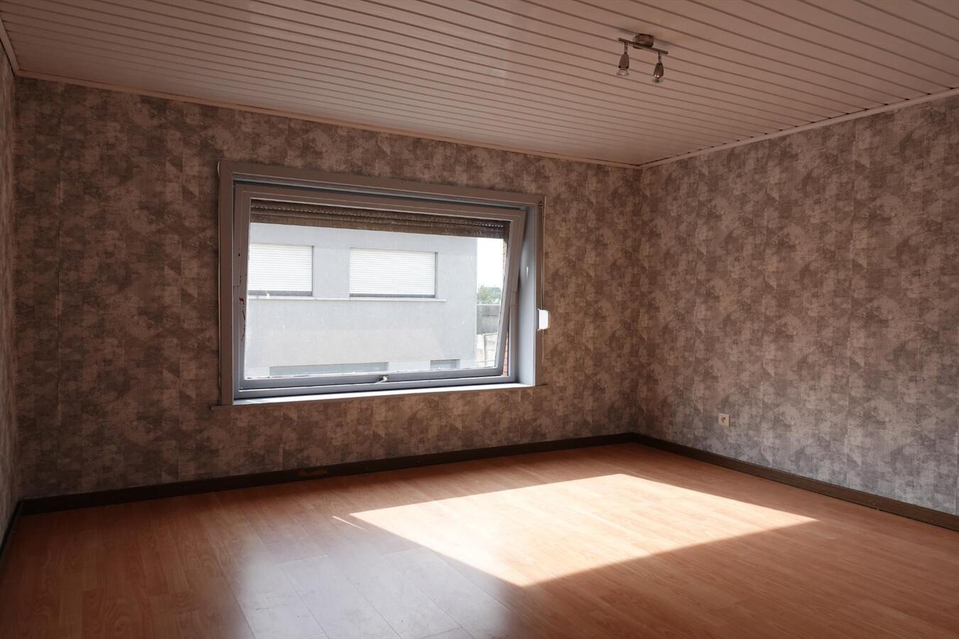 Rijwoning met tuin in centrum Eernegem 