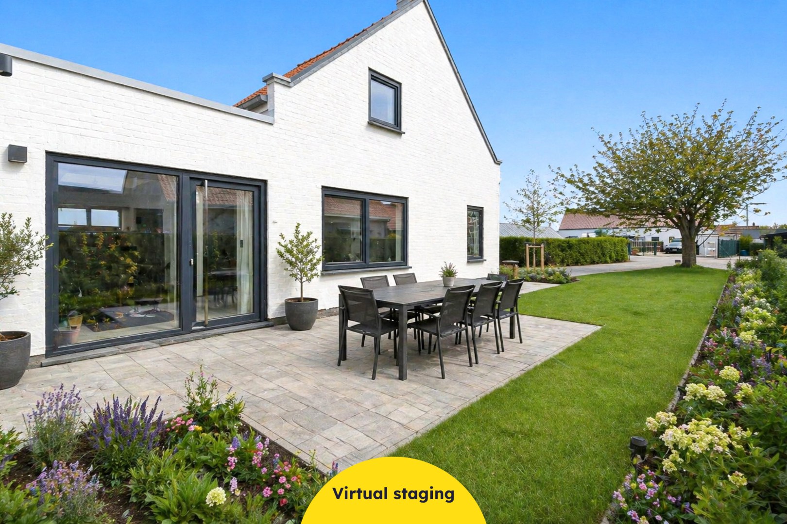 Woning met reeds aangevatte renovatie en veel potentieel 