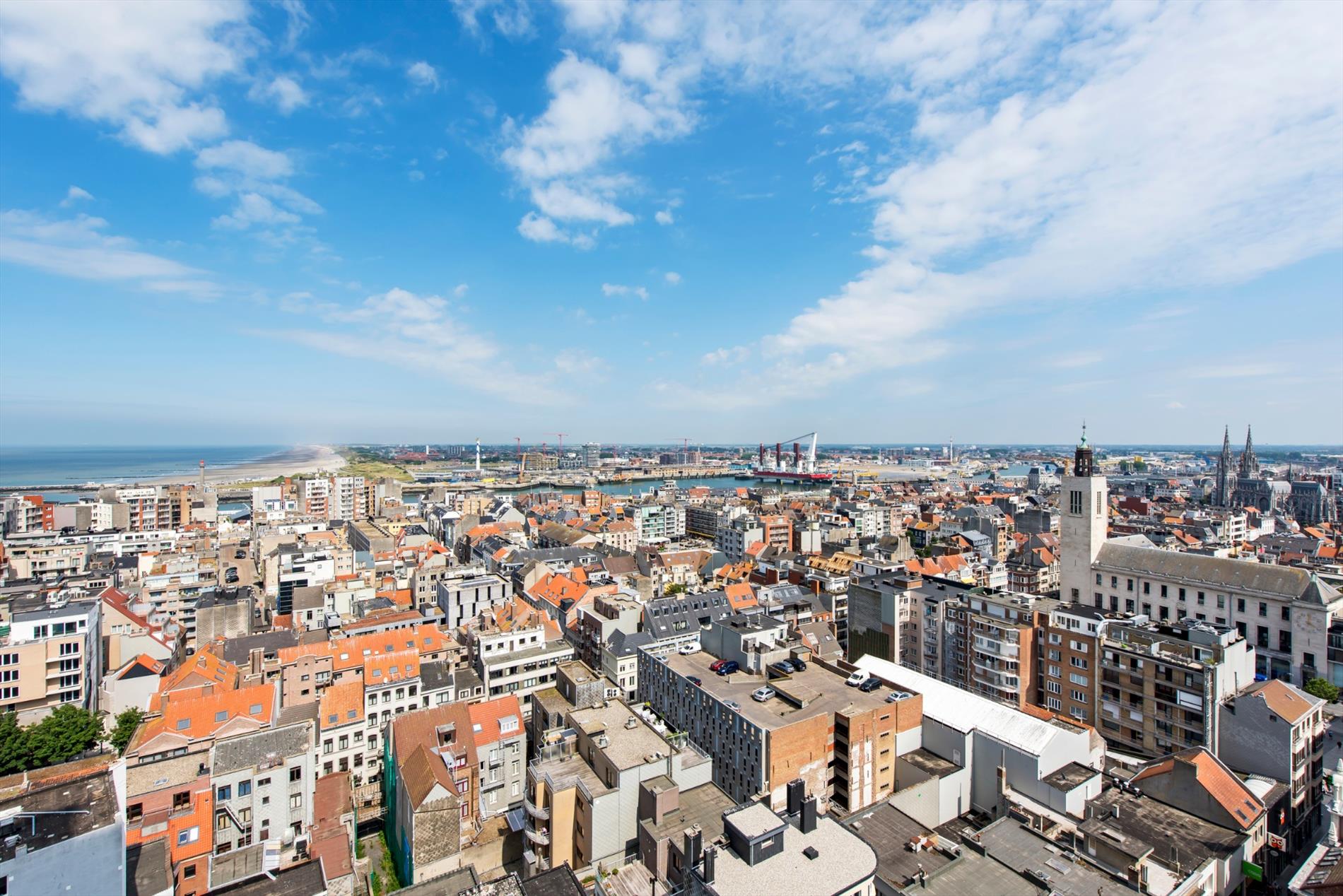 LUXUEUS VAKANTIE APPARTEMENT MET ZICHT OP ZEE EN STAD 