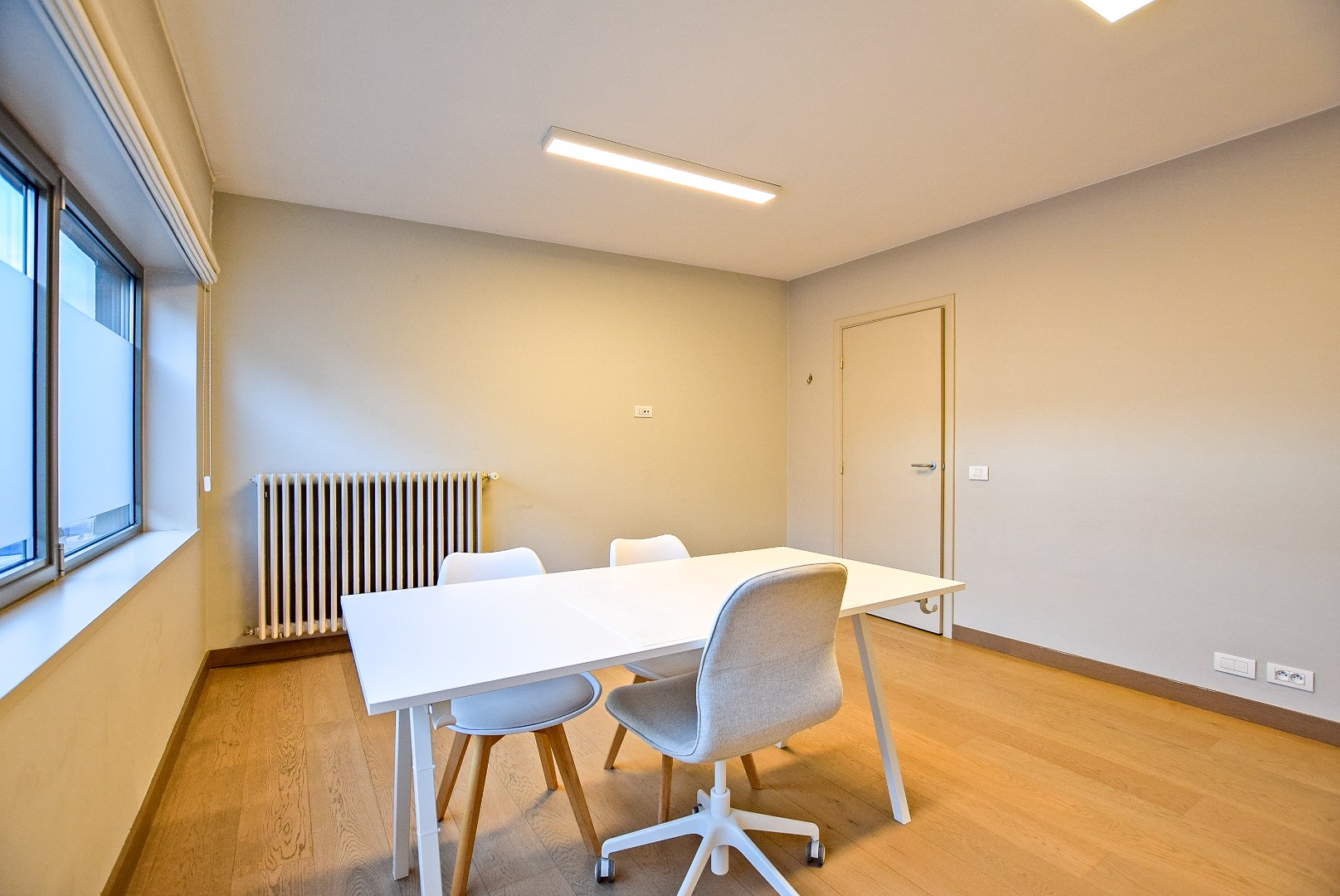 Instapklare eigendom met tal van mogelijkheden in hartje Poperinge. 