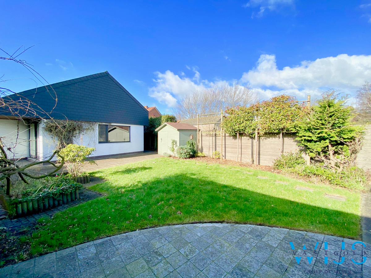 Instapklaar stijlvol woonhuis met leuke tuin te Assenede ! 