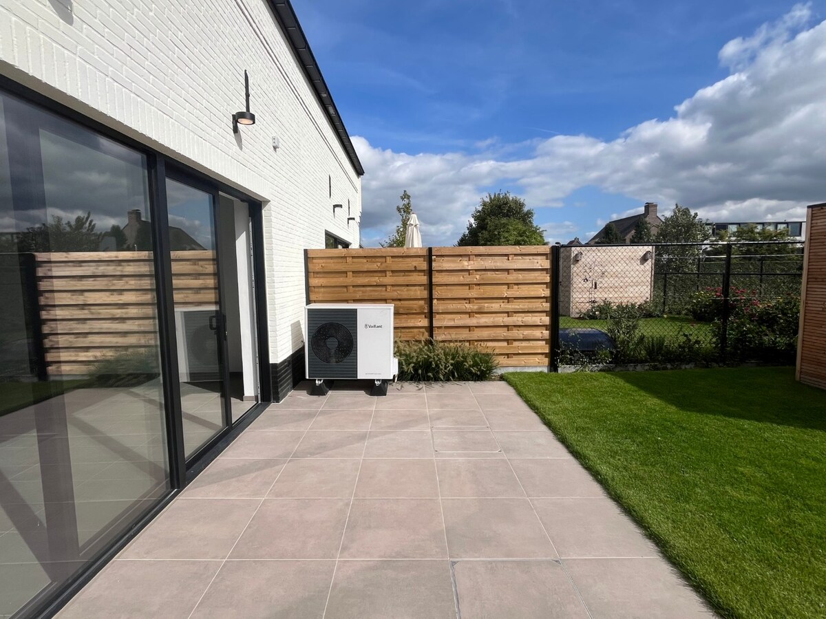 Nieuwbouwwoning in landelijke hoevestijl 