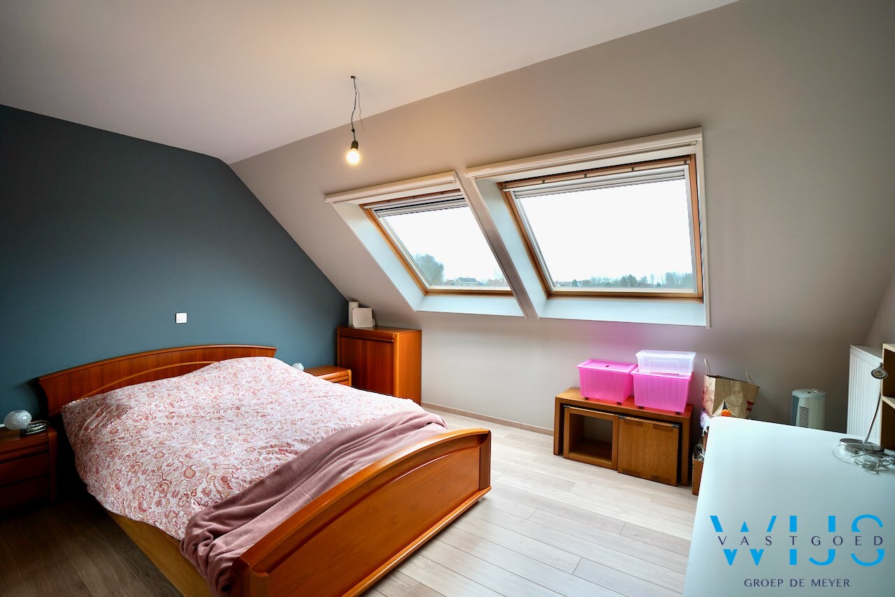 INSTAPKLAAR woonhuis met ZUIDgerichte tuin te Boekhoute ! 