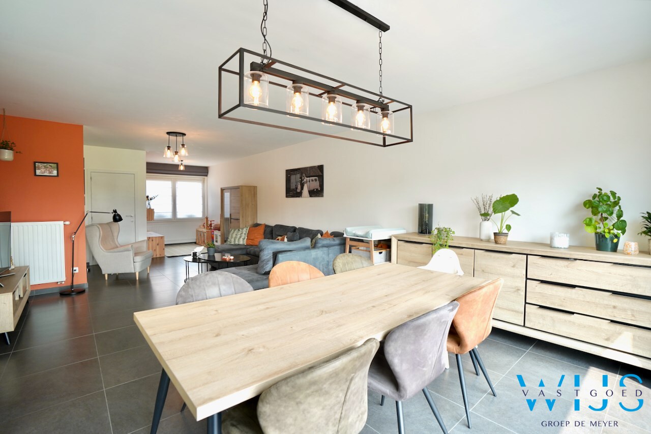 INSTAPKLAAR woonhuis met ZUIDgerichte tuin te Boekhoute ! 