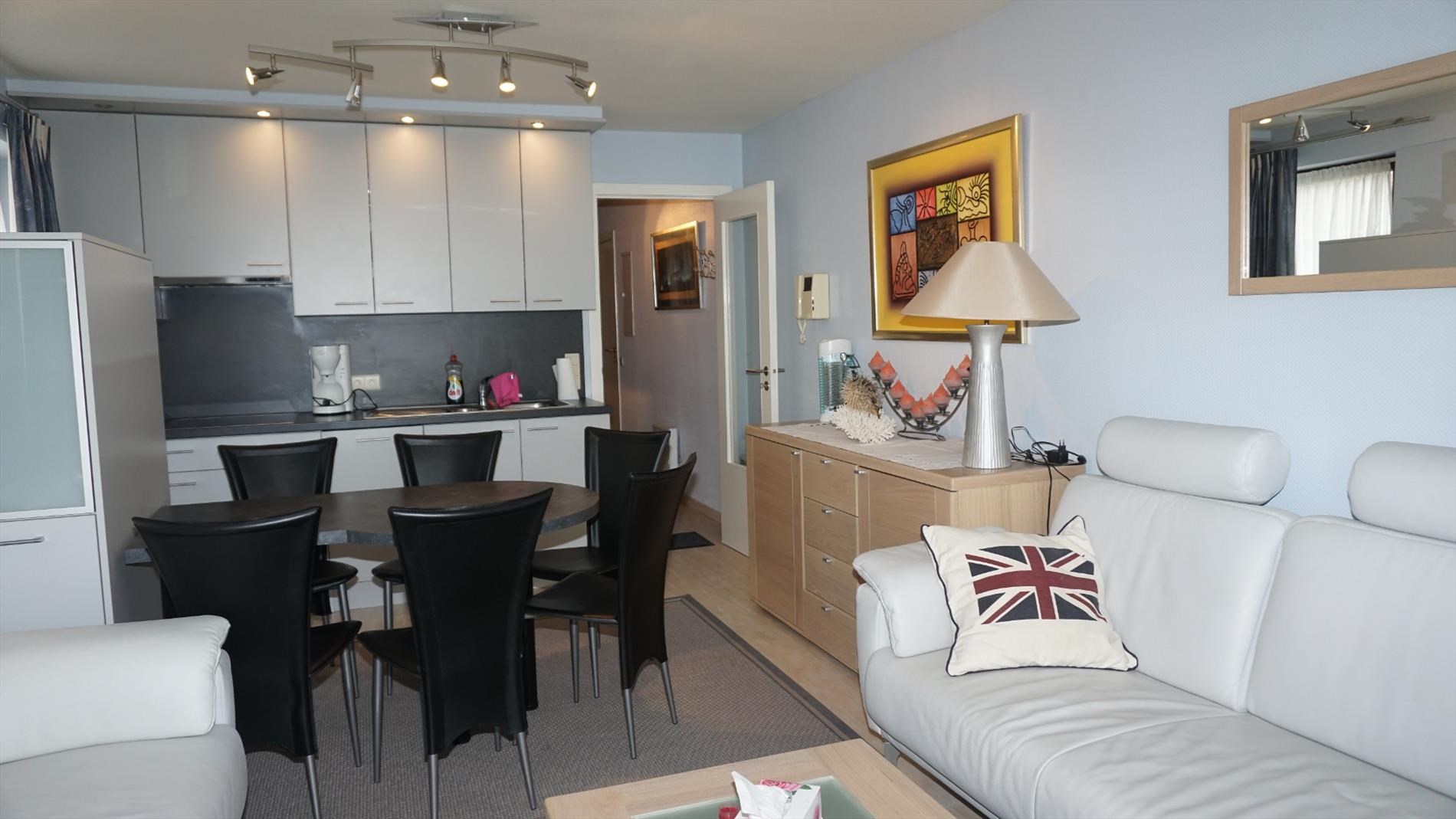 APP. MEUBLE - 2 CHAMBRES A COUCHER - BELLE VUE SUR LE PORT 