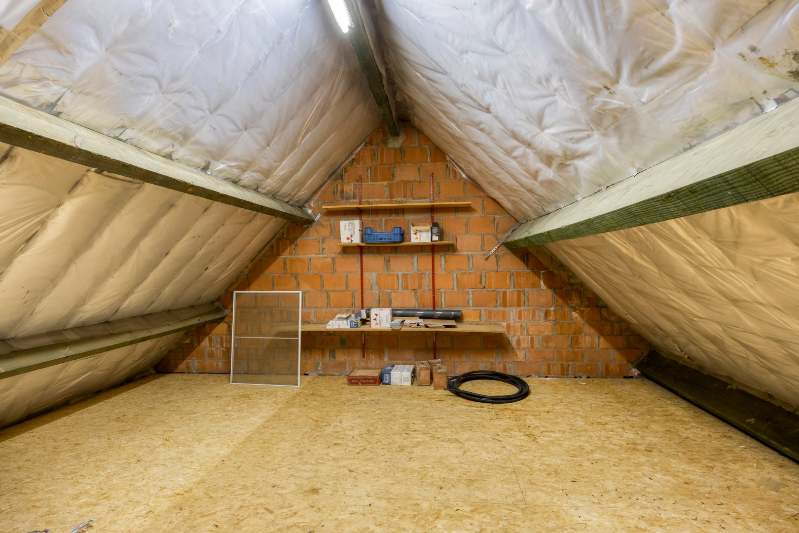 Villa met bureau,  5 slaapkamers, 2 badkamers en ruime tuin in Bierbeek! - EPC 172 kWh/m² - bewoonbare opp. 242 m² 