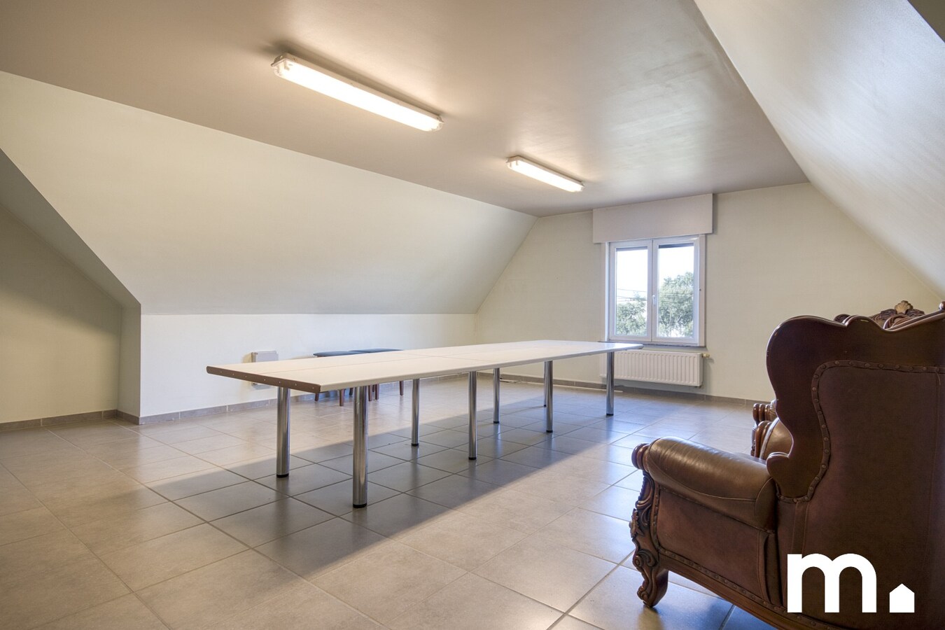 Unieke Villa te Roeselare op 1941m² en 381m² bewoonbare oppervlakte! 