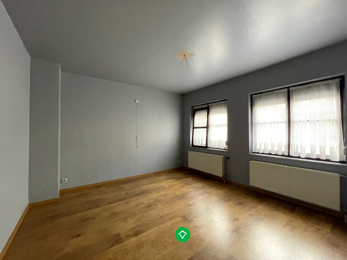 Gezellige rijwoning met 3 slaapkamers, terrastuin en garage te Kachtem 