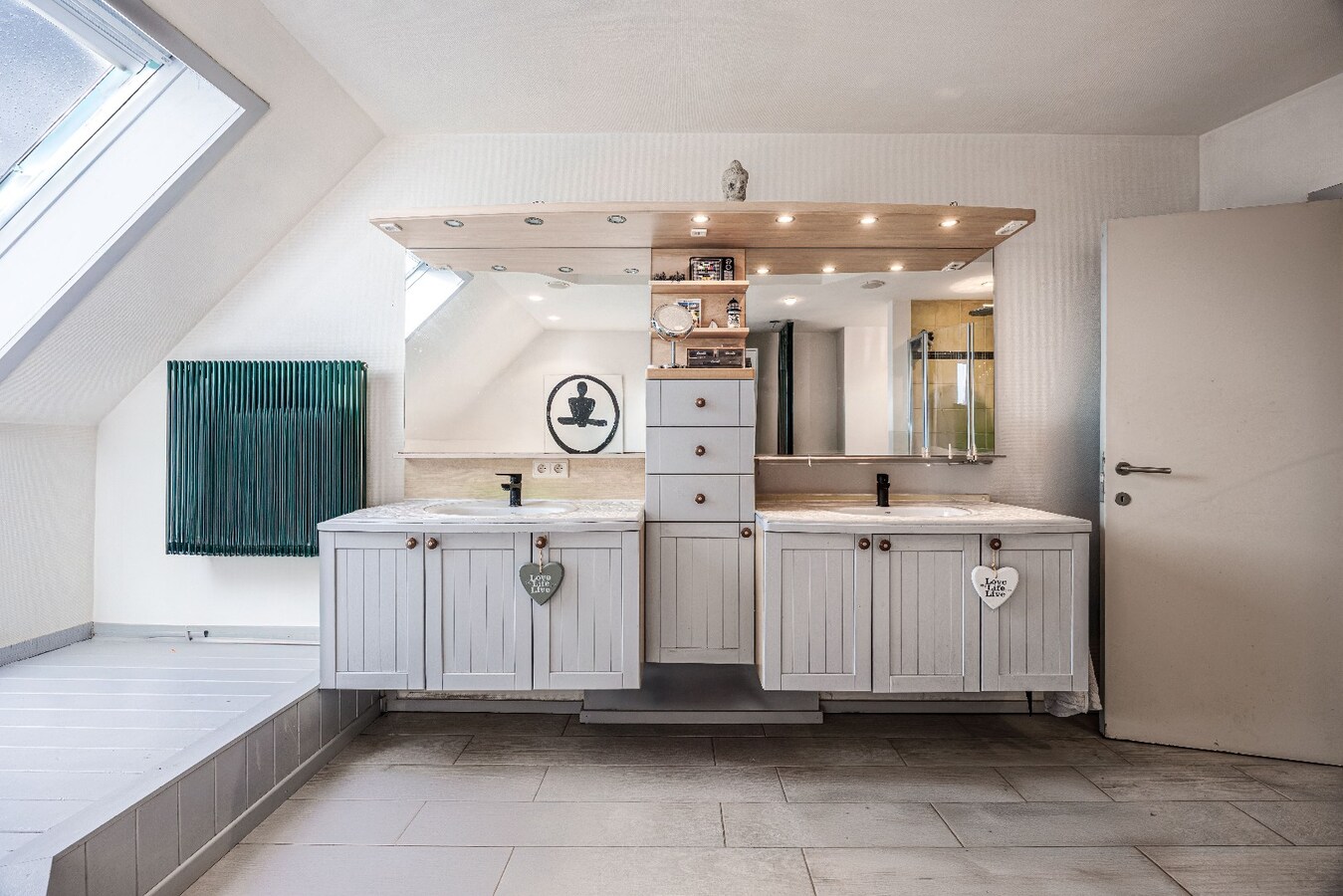 Prachtige woning met dubbele garage en tuin 