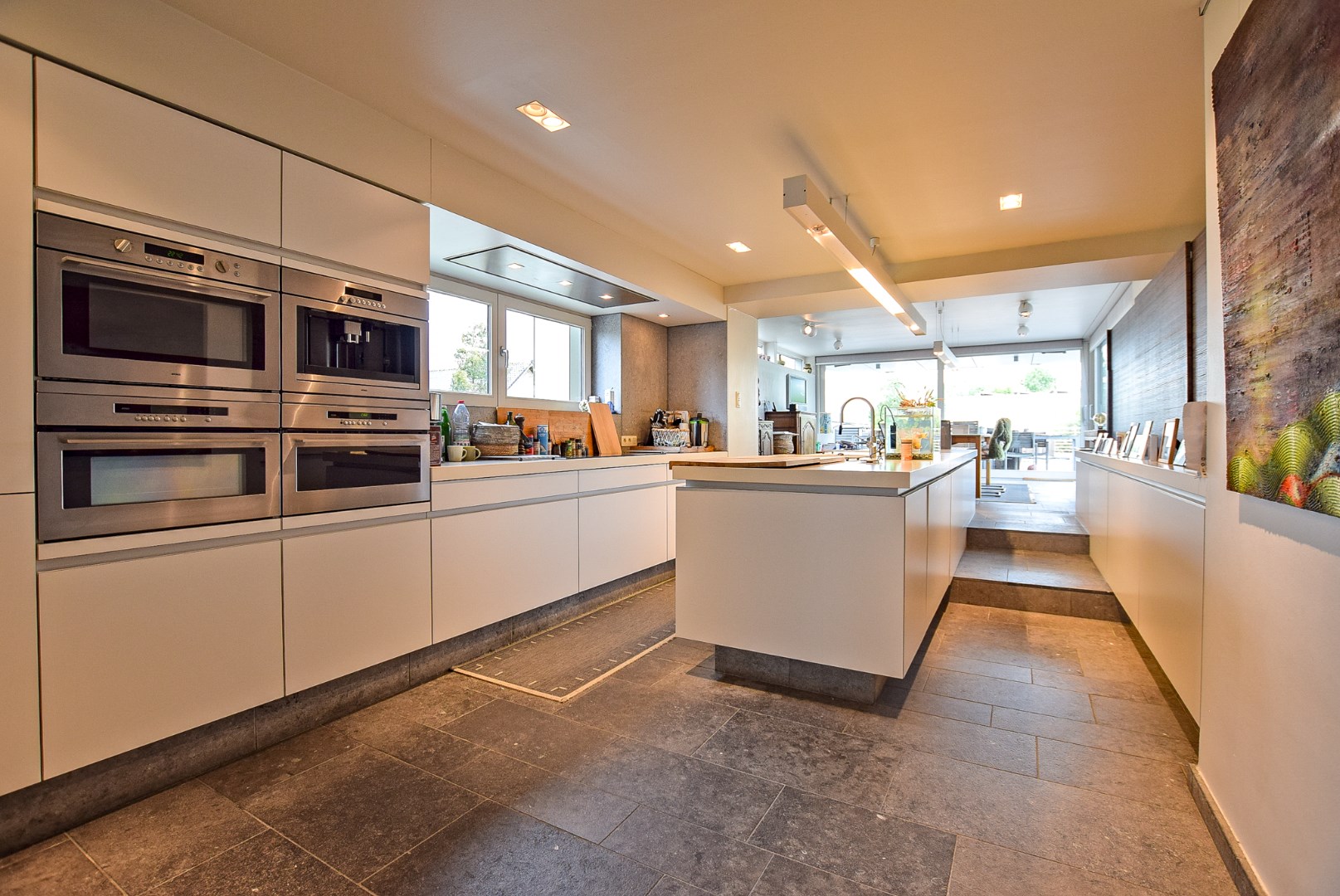 Goed gelegen polyvalent eigendom te Oostduinkerke op 749m². 