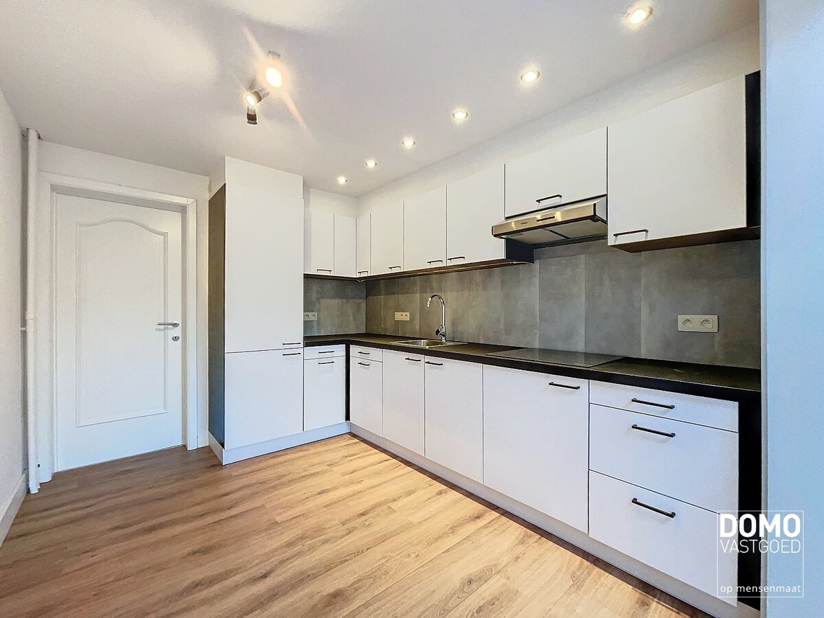 GERENOVEERDE WONING MET 3 SLAAPKAMERS, GARAGE EN TUIN TE KURINGEN 