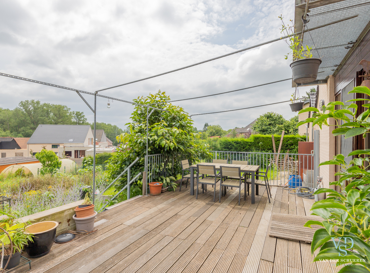 Authentieke herenwoning met atelier / bureau's. 