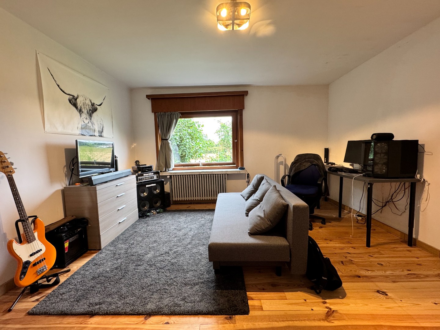 Landelijk gelegen woning met bijgebouwen op 3.850 m². 